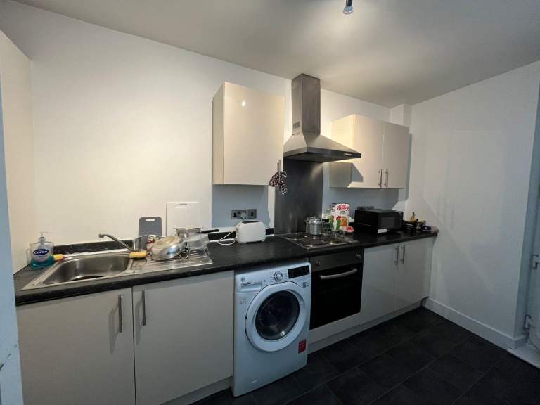 Modern 3 Bedroom Student House near UoM