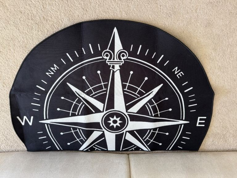 New Compass Design Rug, mat – Modern & Stylish