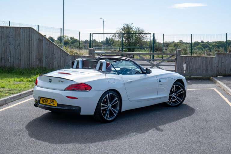 BMW, Z4, Convertible, 2011, Semi-Auto, 2996 (cc), 2 doors