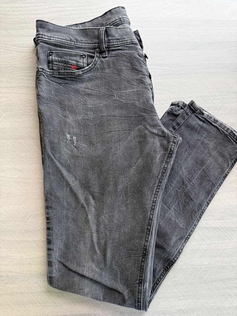 Diesel Mens Jeans Black Tepphar R176C size W33 L30 Stretch Slim Carrot Distress 