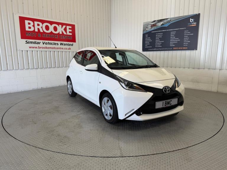 2016 Toyota AYGO 1.0 VVT-i x-play Euro 6 5dr HATCHBACK Petrol Manual