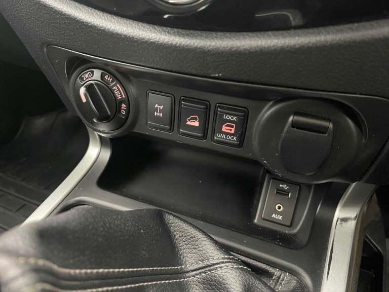 NISSAN NAVARA 2.3 dCi Off-Roader AT32 2019