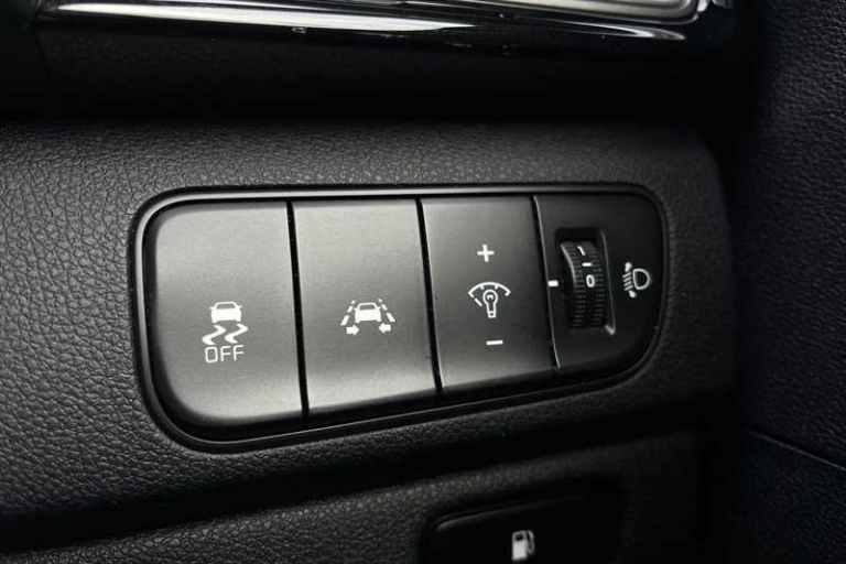 2017 Kia Niro 1.6 GDi Hybrid 3 5dr DCT ESTATE PETROL/ELECTRIC Automatic