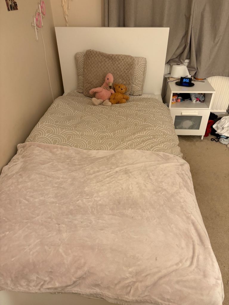 Single white bed with 2 drawers from ikea 