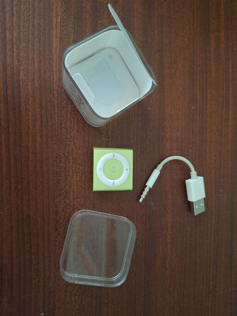 Ipod Shuffle  A 1371 - in box and unused
