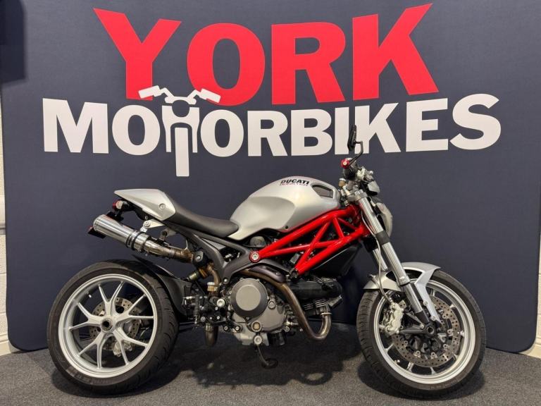 2009 Ducati Monster 1100