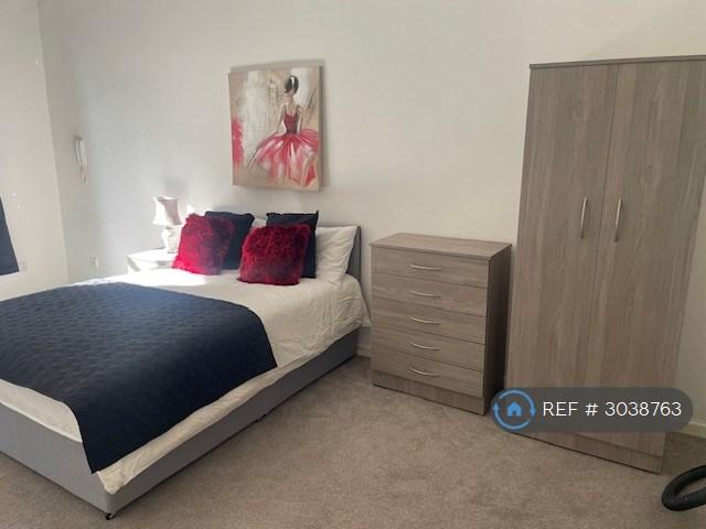 3 bedroom flat in Wilton Street, Glasgow, G20 (3 bed) (#3038763)
