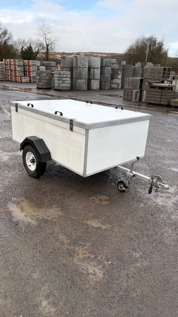 Box trailer