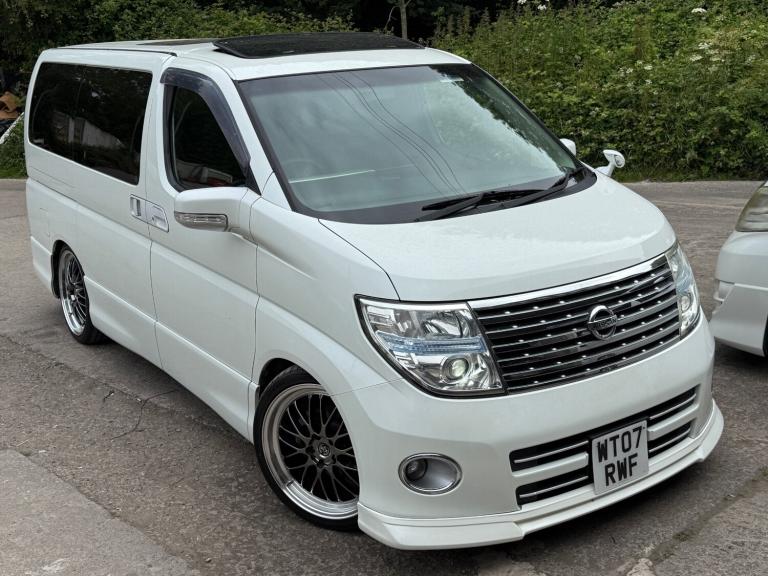 FRESH IMPORT 2007 Nissan Elgrand 2.5 V6 Petrol 4WD Twin Electric Sunroof + Doors