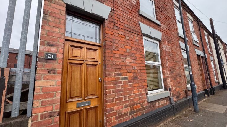 4 Bedroom House - DE1