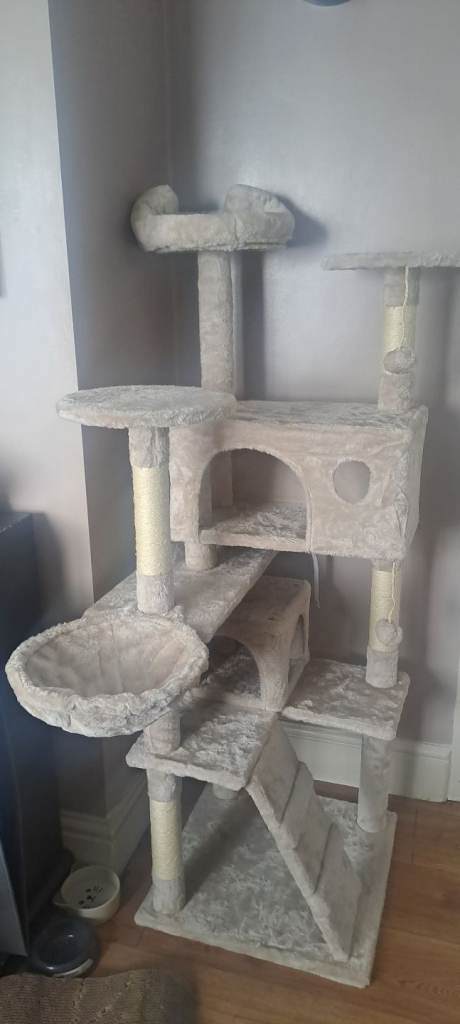 Cat tree 