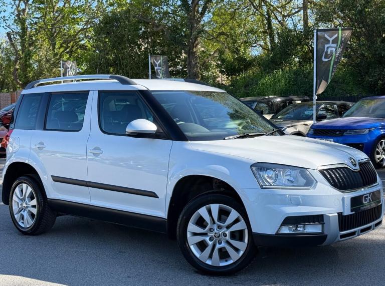 2017 Skoda Yeti SE L DRIVE TDI 4X4 DSG -2 OWNERS -FULL SKODA S/HISTORY -ROUGH ROAD PACK Hatchback...