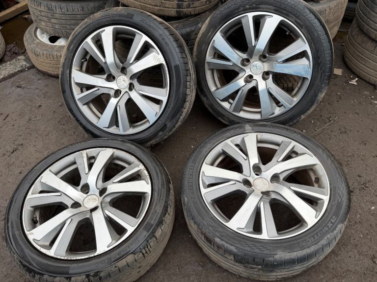 Peugeot 2008 17” alloy wheels 