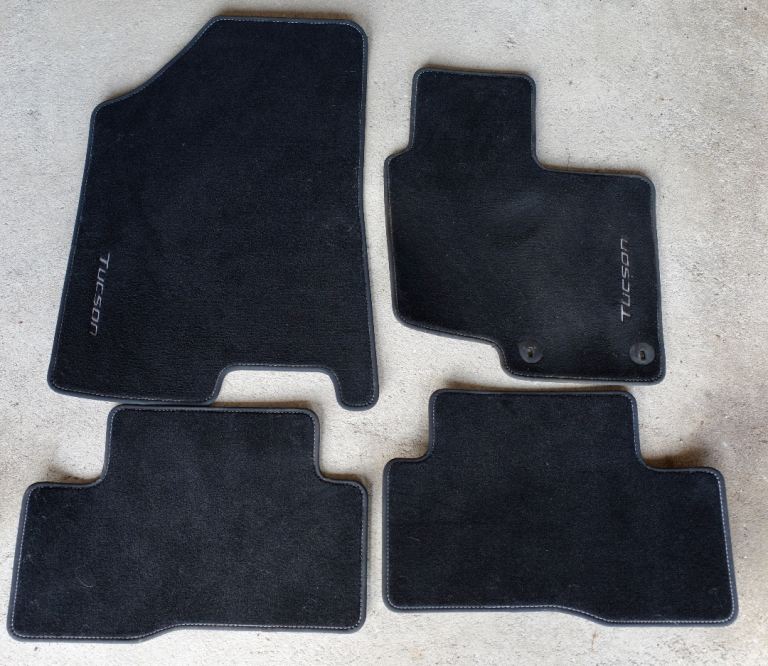 Genuine Hyundai Hybrid Tucson 2022 velour car mats