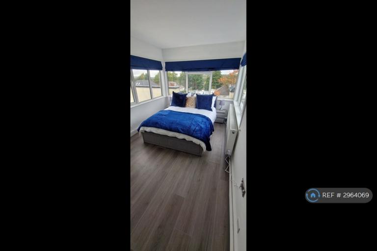 Studio flat in Bittacy Rise, London, NW7 (#2964069)