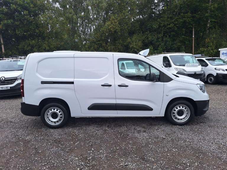 VAUXHALL COMBO 1.5 Turbo D 2300 Prime LWB L2 White Manual Diesel 2023