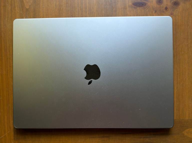 MacBook Pro 16-inch (2023), M2 Pro, 12-core CPU, 16GB RAM, 512GB SSD
