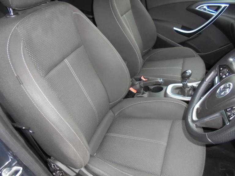 2013 Vauxhall Astra 1.4i 16V SRi 5dr HATCHBACK Petrol Manual