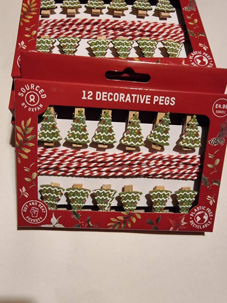 Christmas Decorations, 12 Decorative Tree pegs, Brand new