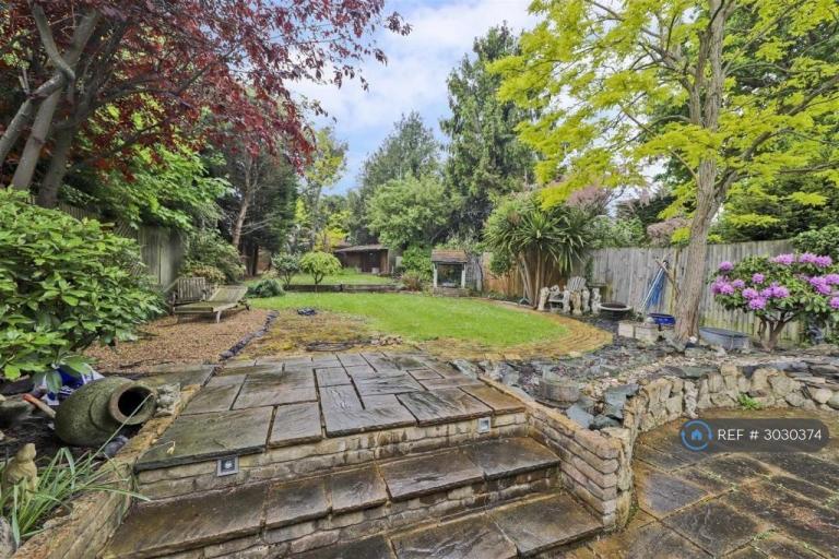 4 bedroom house in Burford Close, Ickenham, Uxbridge, UB10 (4 bed) (#3030374)