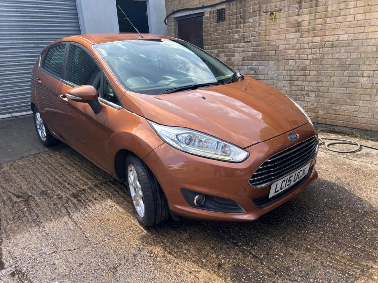 2015 Ford Fiesta 1.6 Zetec Powershift Euro 6 5dr HATCHBACK Petrol Automatic