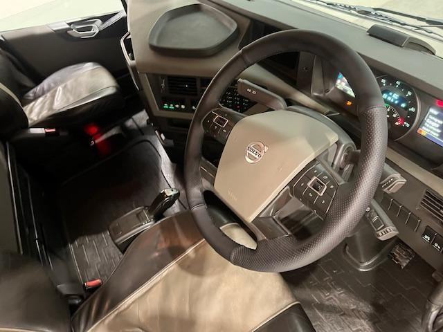 Volvo FH 500 GTXL 6x2 Midlift Tractor Unit