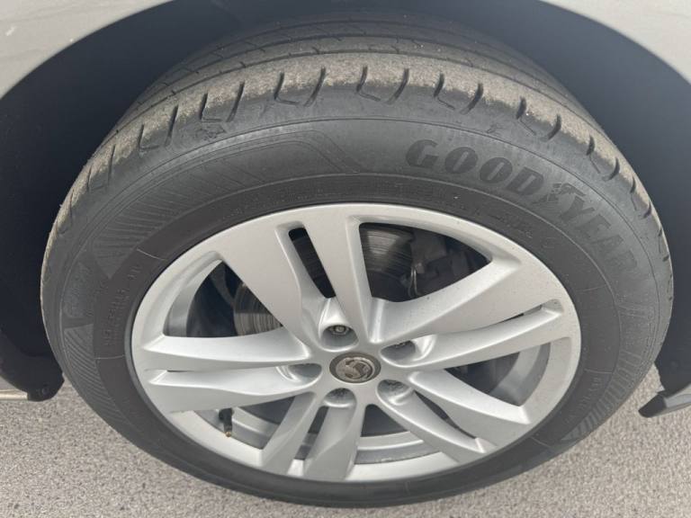 2017 Vauxhall Astra 1.0i Turbo ecoFLEX Design Sports Tourer 5dr Petrol Manual Euro 6 (s/s) (105 E...