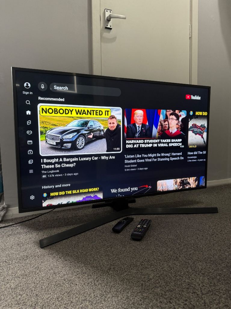 Samsung 43" Smart 4K Ultra HD HDR LED TV with Remote 