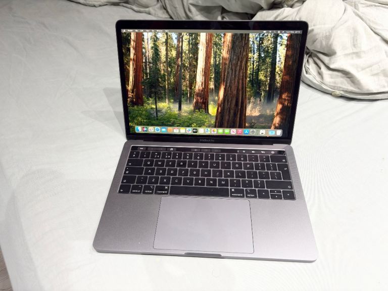CAN HAND DELIVER, MACBOOK PRO 2019 13” LAPTOP I7, 16GB RAM, 512 GB, SPACE GREY, FULL WORKING ORDER  