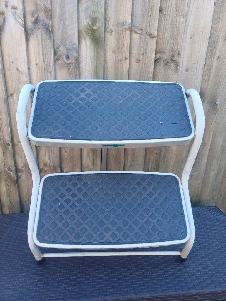Caravan/motorhome steps