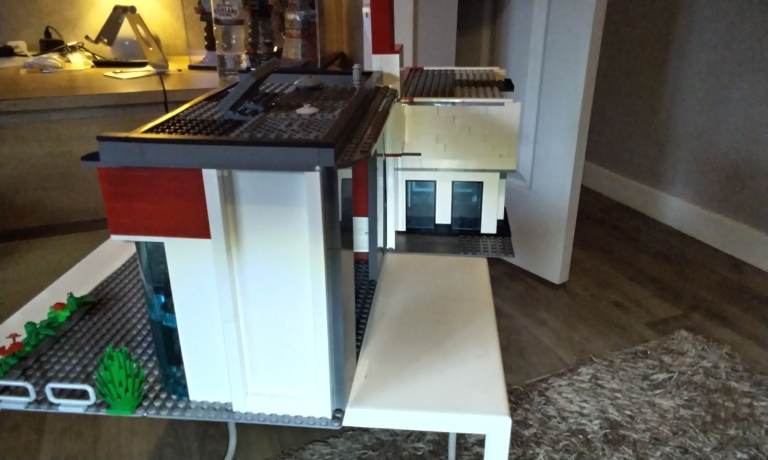 Lego Tesla Showroom, Garage concept build rare, original lego