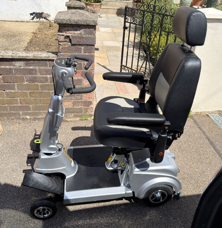 Quingo Ultra Mobility Scooter – 1 Month Old – Premium Seat + Charging Box