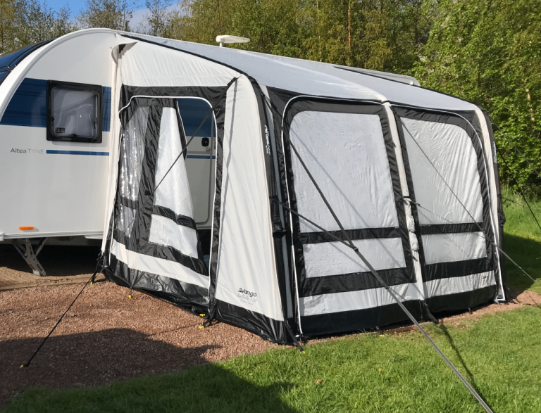Vango Balletto 330 air awning with carpet