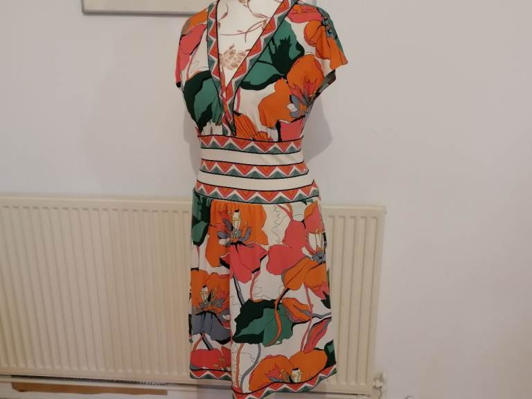Designer BCBG MAXAZRIA  Floral Graphic Dress. N. Mint Cond. Size : M 