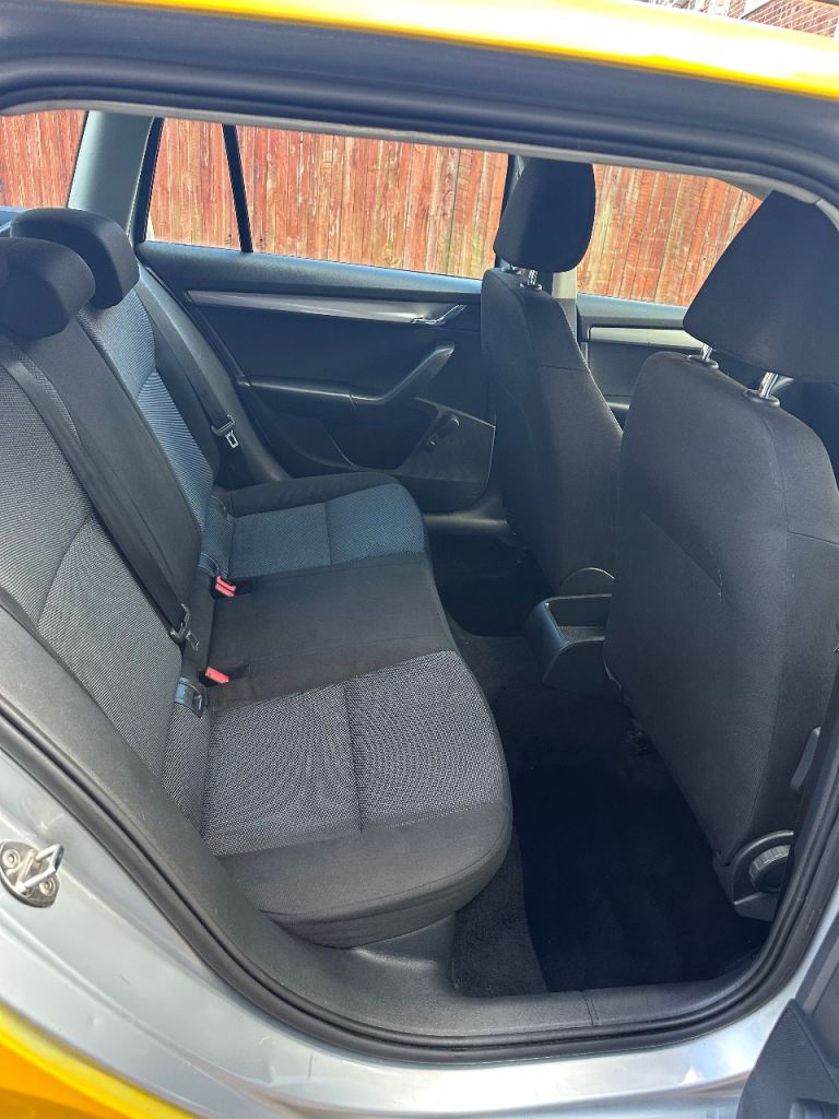 Skoda, OCTAVIA, Estate, 2014, Manual, 1598 (cc), 5 doors