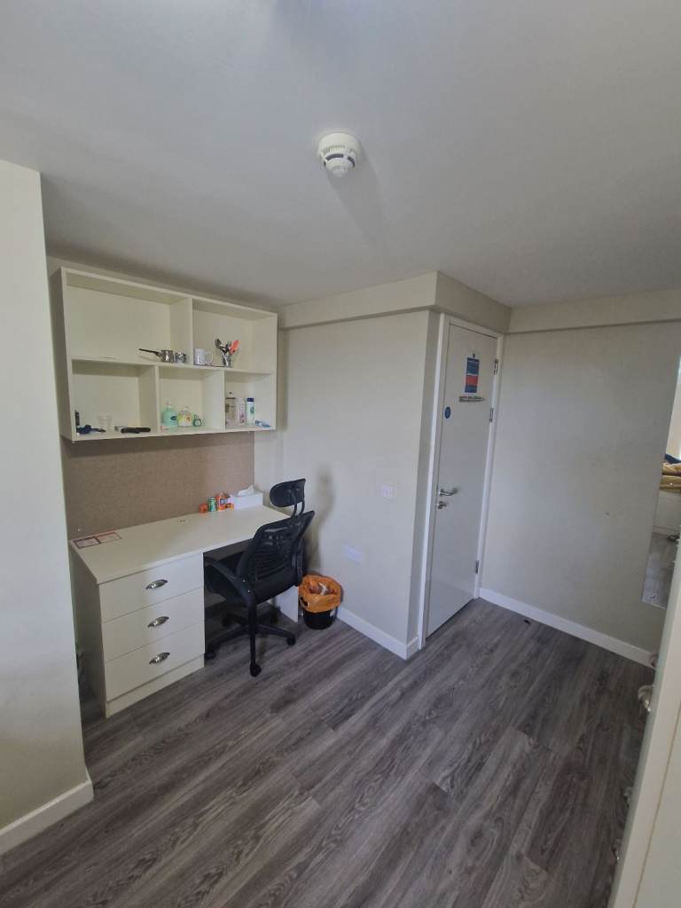 Steps from campus! Rent a Petersonhall Hall room now. 