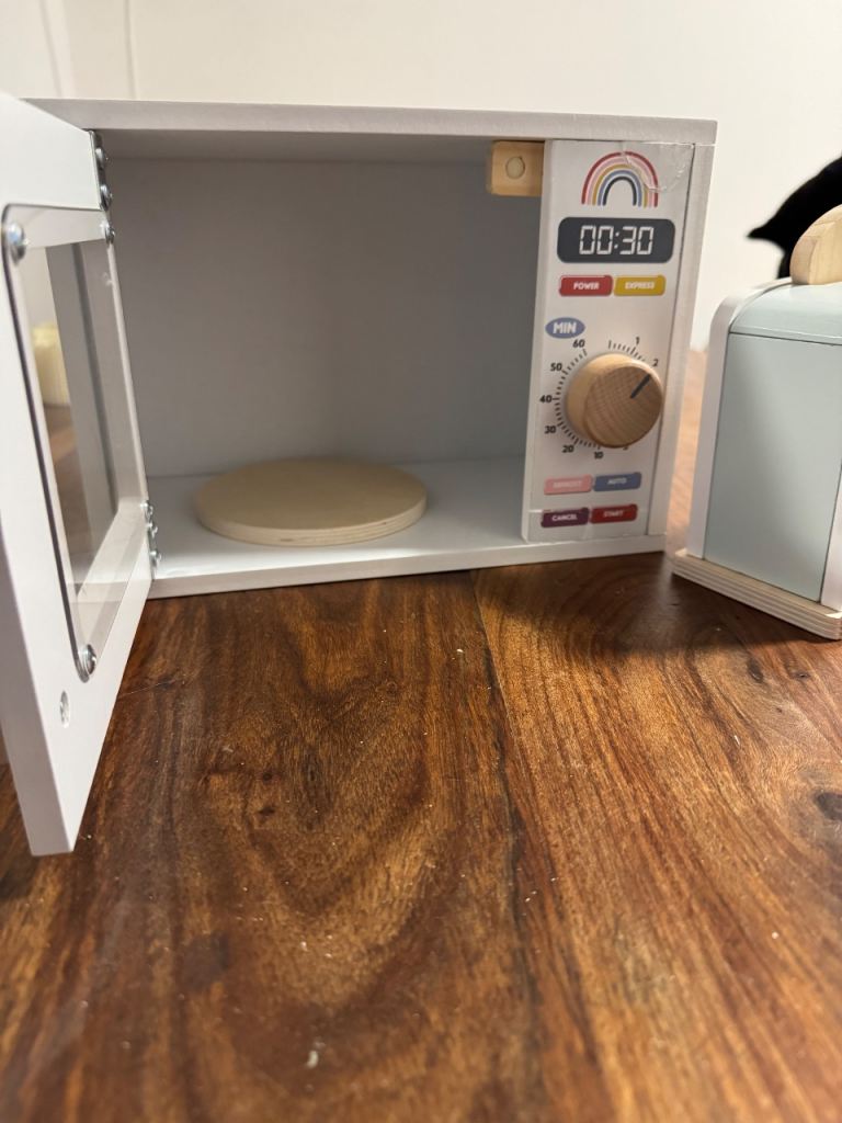 Acron Wooden Kids Play: Microwave & Toaster