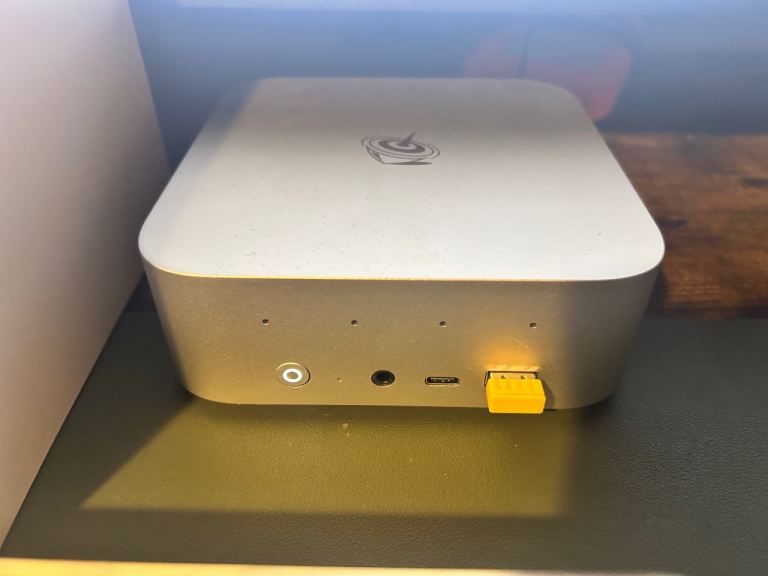 Beelink Ser 9 Pro Mini PC Ryzen AI 9 365, 1TB + Nuphy kick75 and Alienware mouse