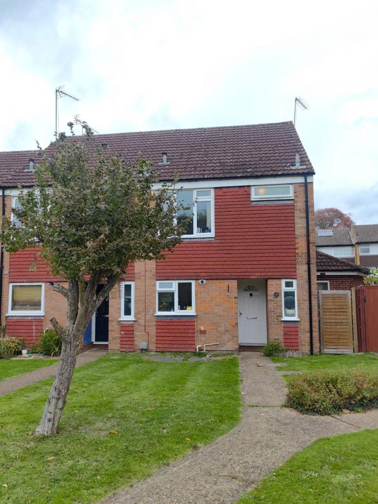 3 Bed End Terrace, The Larches, GU21