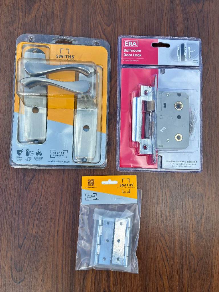 1 Smiths Europa Bathroom Door Handle + Lock & Hinges Door Kit Set