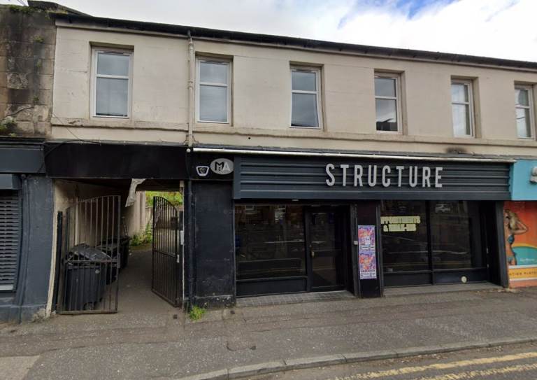 Two bedroom first foor flat located in Macdowall Street Johnstone PA5 8QL - Available Now