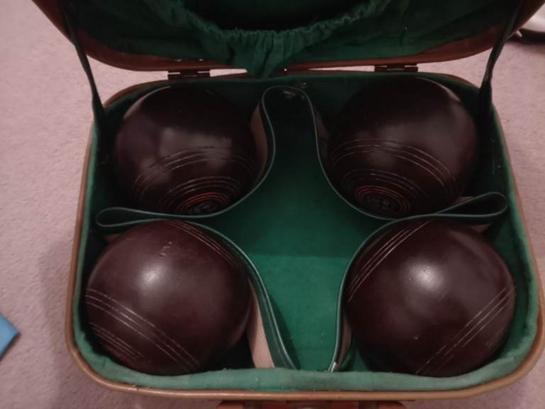 Henseleite 5-1/6 Championship lawn bowles 