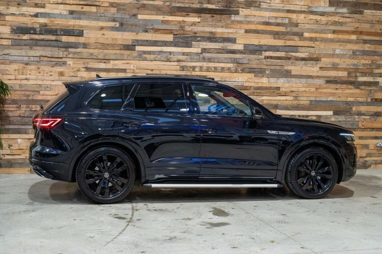 2021 Volkswagen Touareg 3.0 Touareg V6 Black Edition TDI Auto 4WD 5dr SUV Diesel Automatic