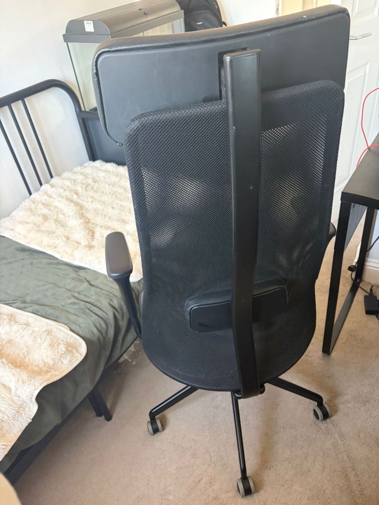 Desk chair 