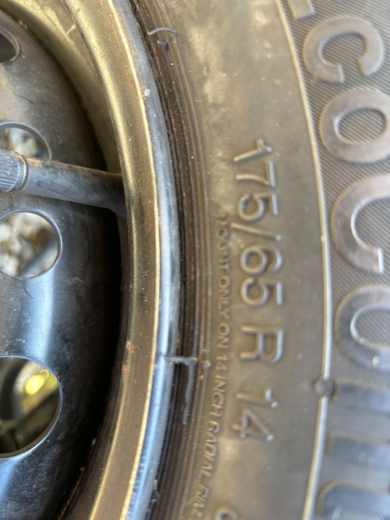 Continental tyre size 175 / 65r 14 new plz read add 