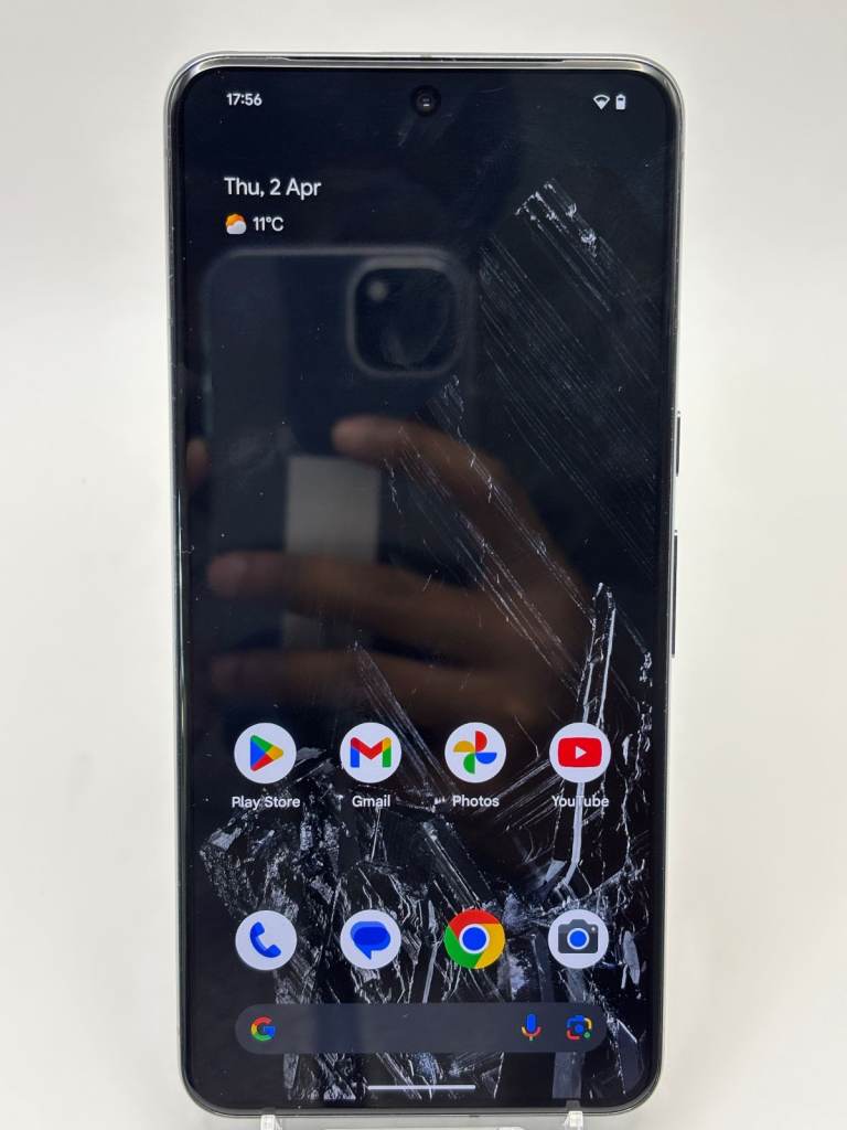 Google Pixel 8 Pro 128GB Obsidian – High-End Camera Phone, Excellent Condition