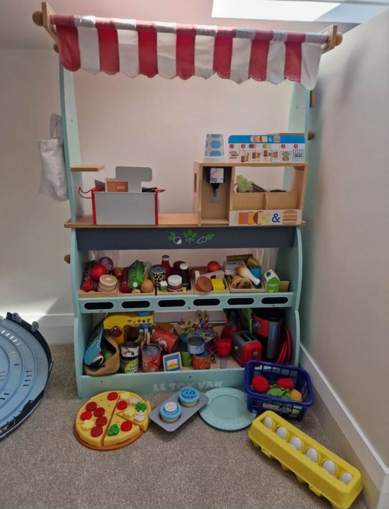 Le Toy Van Shop & Cafe Market Stand