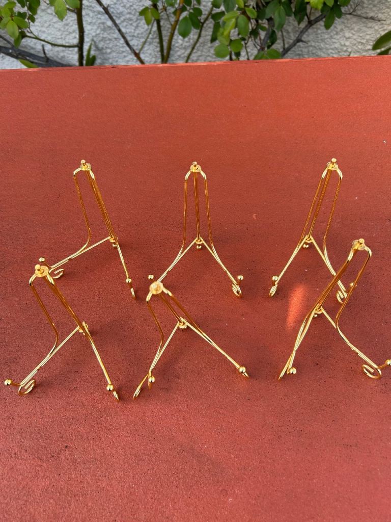 Decorative plate stands