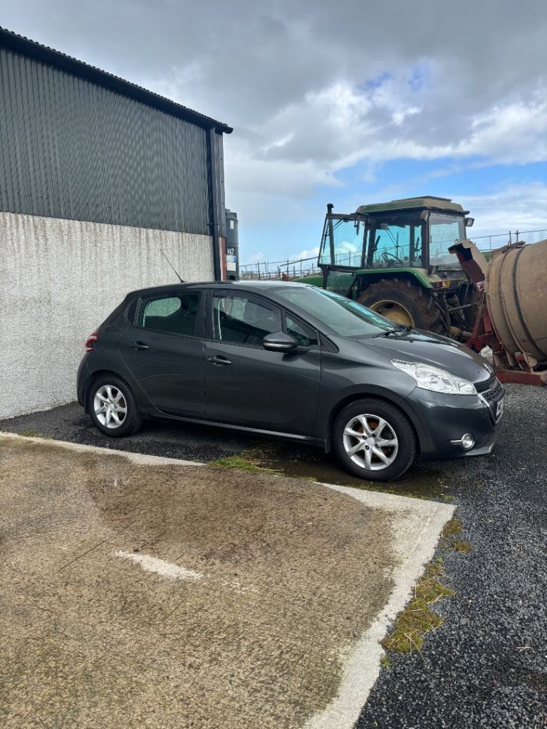 Peugeot, 208, Hatchback, 2013, Manual, 1398 (cc), 5 doors