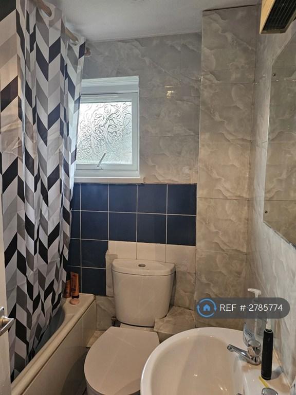 1 bedroom in Crowthorne Road North, Bracknell, RG12 (#2785774)